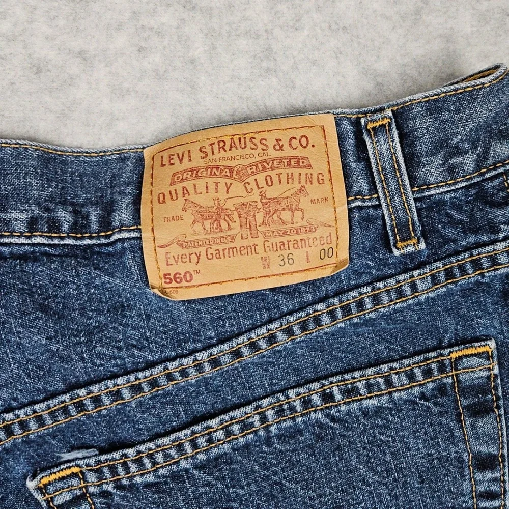 Vintage Levi's Men's 36 Blue Denim Jeans Shorts 560 Loose Fit 90s USA Made Baggy